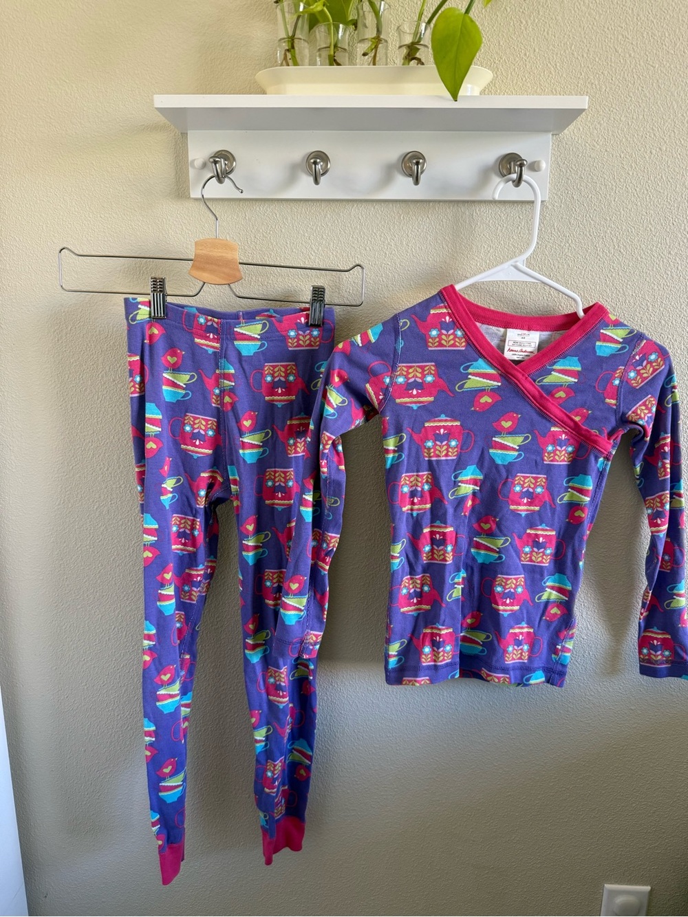 Hanna Andersson Purple Tea Cup Print Pajama Set with Pink Trim